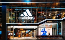 阿迪达斯在华业务稳步恢复,第二季度与去年持平